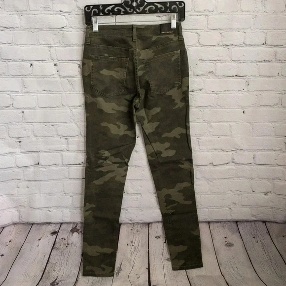 Aeropostale High Waisted Camo Jeggings Sz2 - Picture 3 of 6